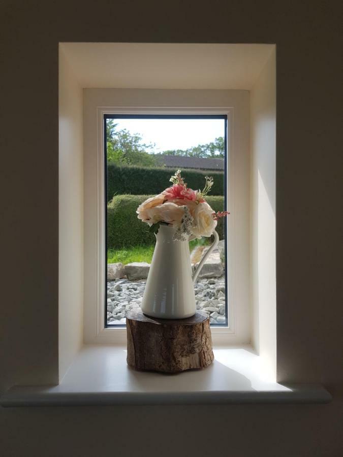 Conway'S Cottage With Sea View Nestling By Cliffs-Of-Moher 리스카노 외부 사진