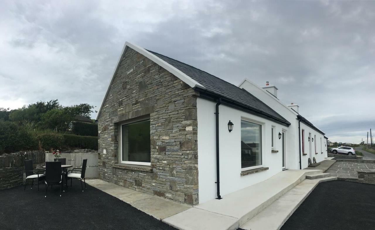 Conway'S Cottage With Sea View Nestling By Cliffs-Of-Moher 리스카노 외부 사진