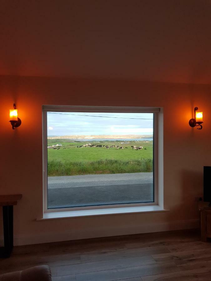Conway'S Cottage With Sea View Nestling By Cliffs-Of-Moher 리스카노 외부 사진