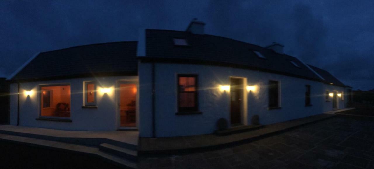 Conway'S Cottage With Sea View Nestling By Cliffs-Of-Moher 리스카노 외부 사진